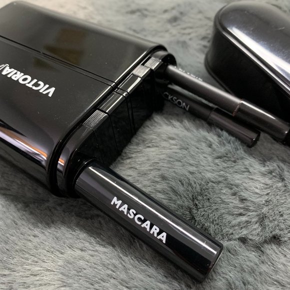 Victoria Jackson Travel Kit - Picture 5 of 9